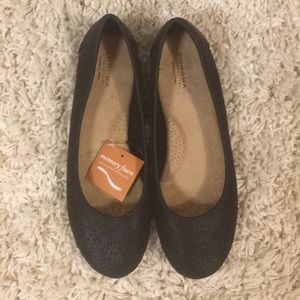 Black Ballet Flats NWT